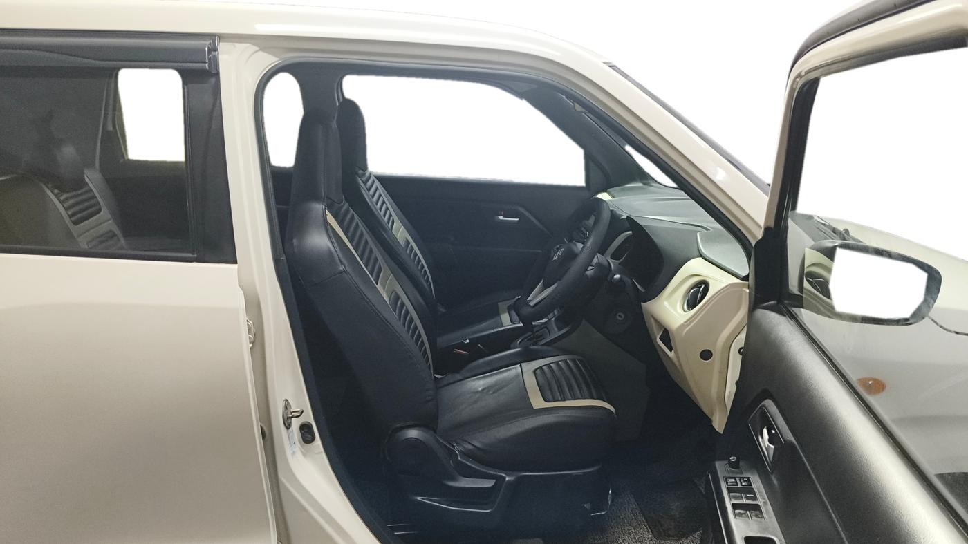 2020 Maruti New Wagon-R VXI 1.2 AMT, Petrol, Automatic, 98,365 km, Right Side Front Door Cabin