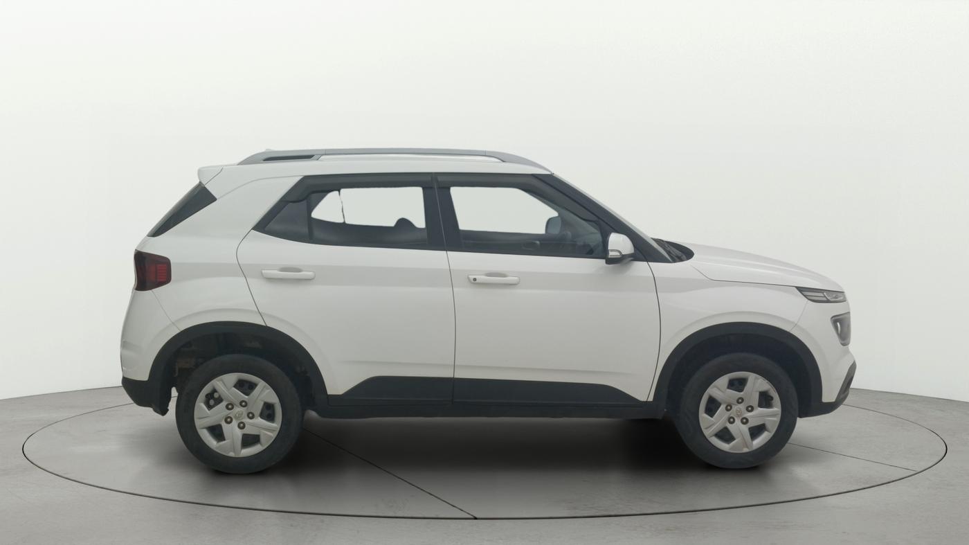 2022 Hyundai VENUE S+ 1.2, Petrol, Manual, 34,153 km, Right Side View