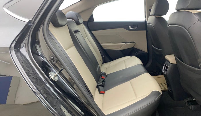 2022 Hyundai Verna SX (O)1.5 VTVT, Petrol, Manual, 36,787 km, Right Side Rear Door Cabin