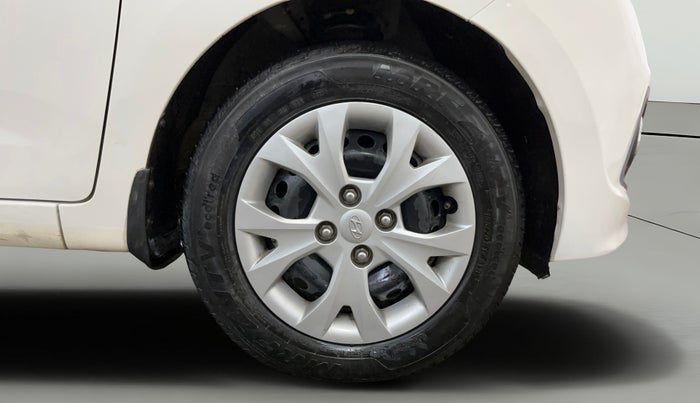 2015 Hyundai Grand i10 MAGNA 1.2 KAPPA VTVT, CNG, Manual, 42,114 km, Right Front Wheel