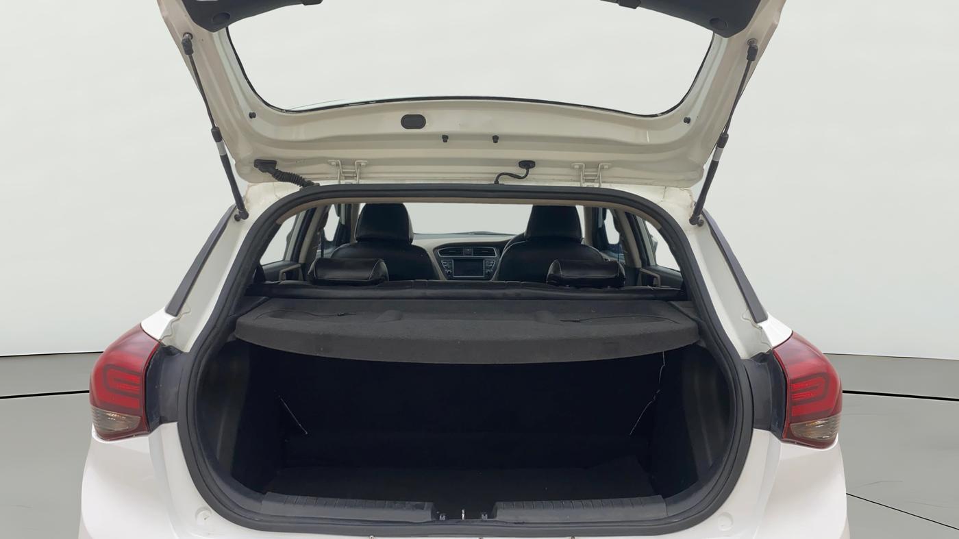 2020 Hyundai NEW I20 ASTA (O) 1.2 MT DUAL TONE, Petrol, Manual, 62,140 km, Boot Open Zoomed View