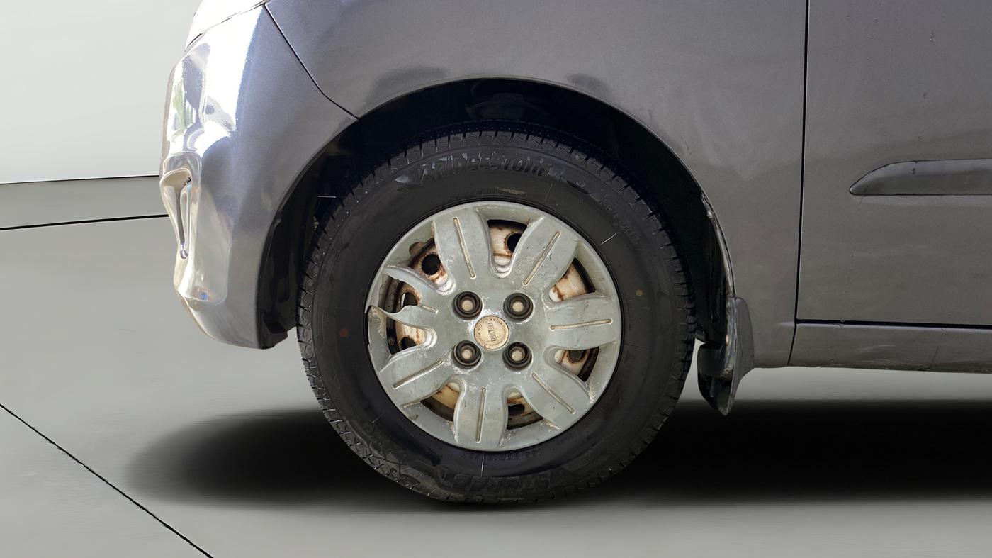 2013 Hyundai i10 ERA 1.1, Petrol, Manual, 11,530 km, Left Front Wheel