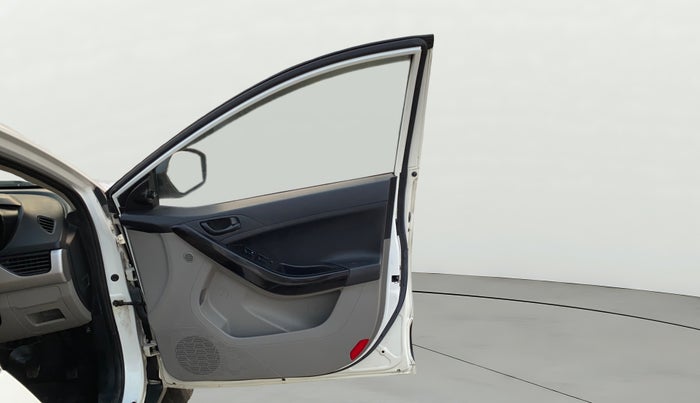 2019 Tata NEXON XM PETROL, Petrol, Manual, 62,824 km, RHS Front Door