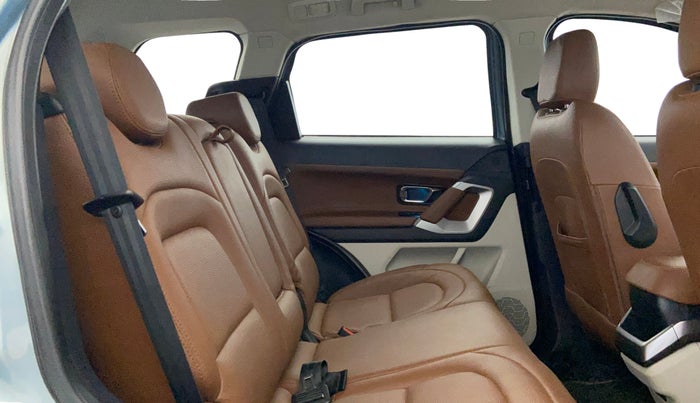 2022 Tata Safari XT PLUS, Diesel, Manual, 39,402 km, Right Side Rear Door Cabin