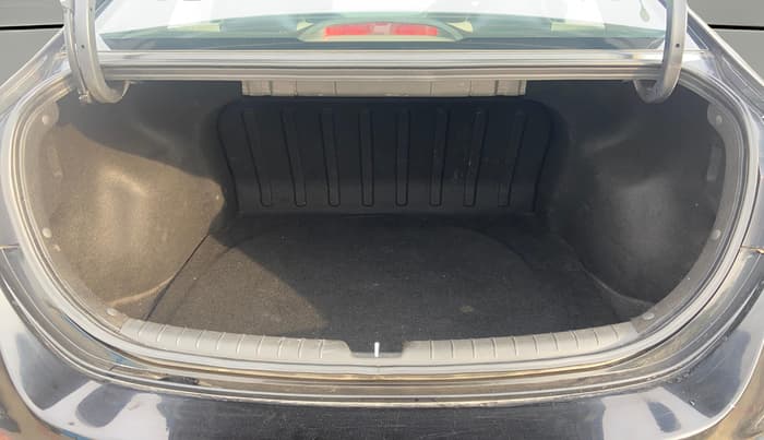 2018 Hyundai Verna 1.6 VTVT SX, Petrol, Manual, 77,642 km, Boot Open Zoomed View