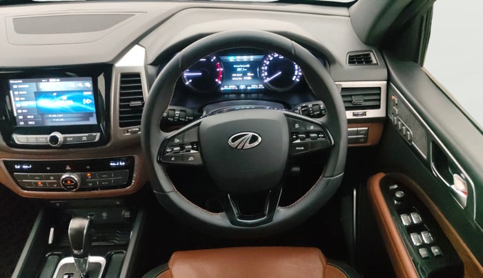 2022 Mahindra ALTURAS G4 4WD AT, Diesel, Automatic, 28,121 km, Steering Wheel Close Up