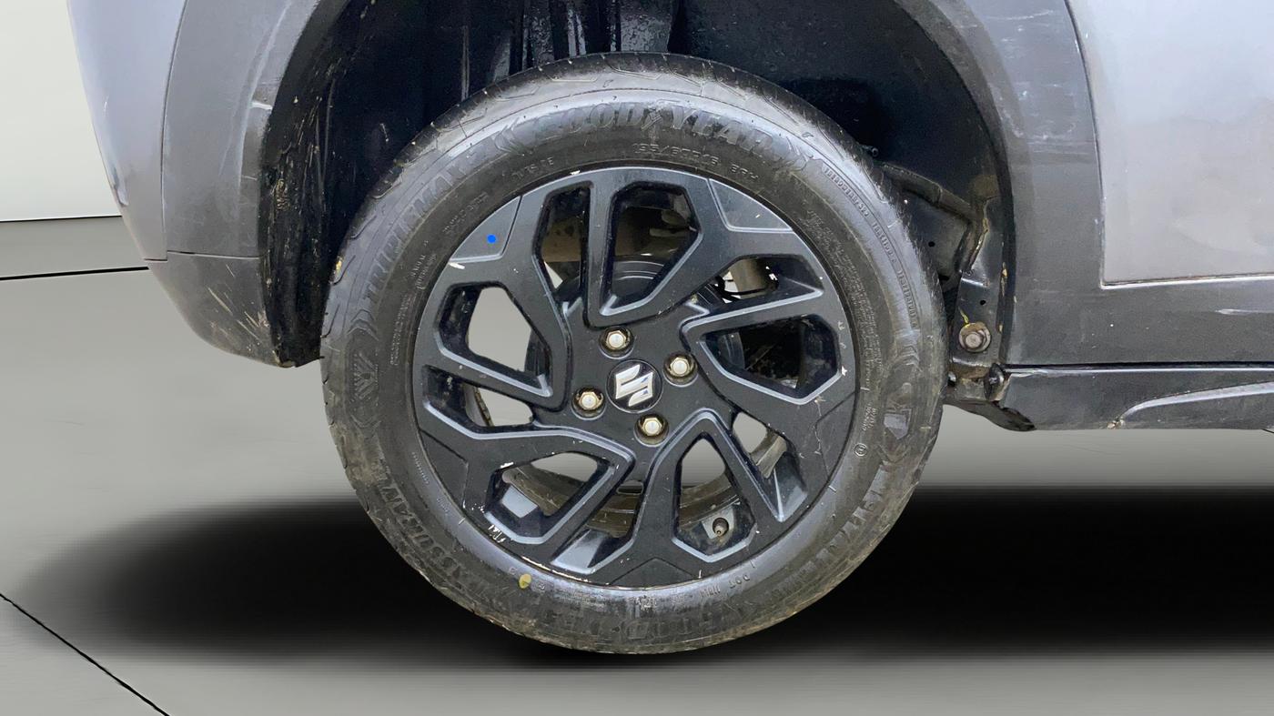2024 Maruti FRONX DELTA PLUS 1.2MT, Petrol, Manual, 33,561 km, Right Rear Wheel