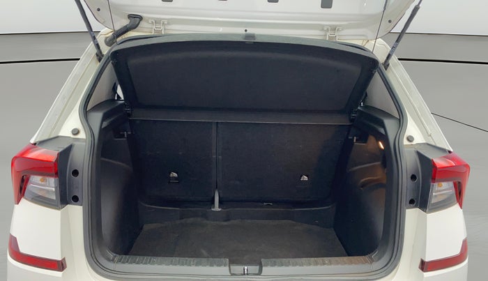 2022 Skoda KUSHAQ STYLE 1.0L TSI AT, Petrol, Automatic, 72,368 km, Boot Open Zoomed View