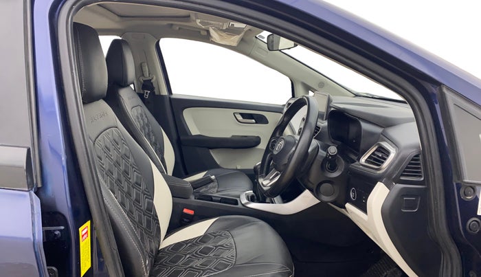 2023 Tata ALTROZ XZ PLUS SUNROOF CNG, CNG, Manual, 40,498 km, Right Side Front Door Cabin