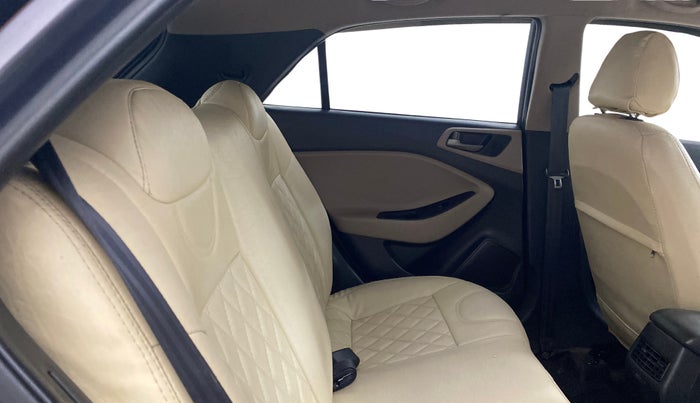 2018 Hyundai Elite i20 SPORTZ 1.2, Petrol, Manual, 73,190 km, Right Side Rear Door Cabin