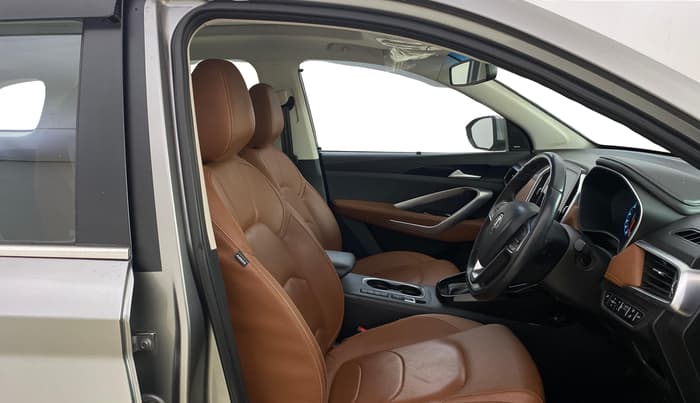 2021 MG HECTOR PLUS SHARP 1.5 PETROL TURBO CVT 6-STR, Petrol, Automatic, 25,645 km, Right Side Front Door Cabin