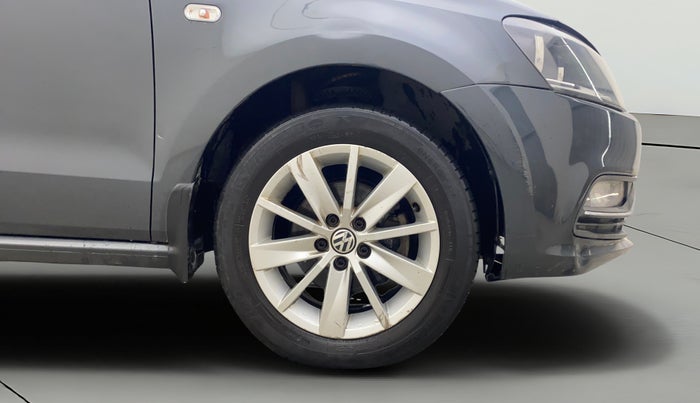 2014 Volkswagen Polo HIGHLINE1.2L, Petrol, Manual, 70,578 km, Right Front Wheel