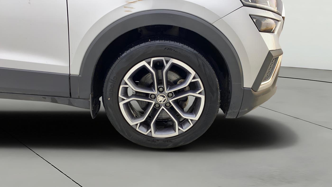 2021 Skoda KUSHAQ STYLE 1.5L TSI DSG, Petrol, Automatic, 25,627 km, Right Front Wheel