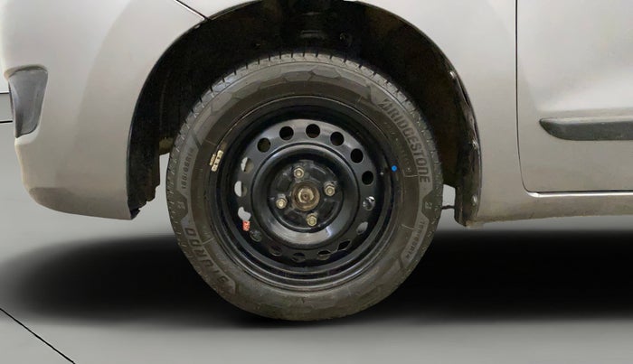 2014 Maruti Wagon R 1.0 VXI, Petrol, Manual, 64,178 km, Left Front Wheel