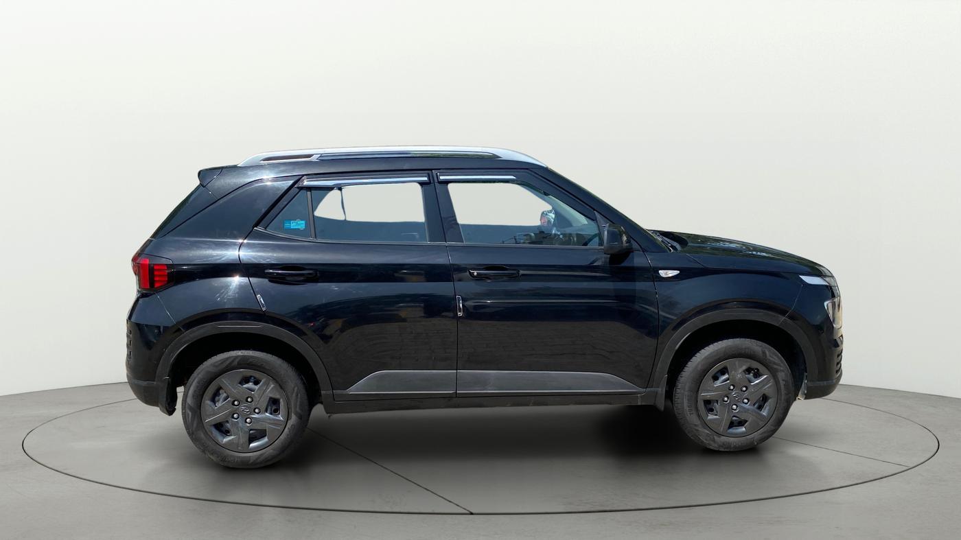 2023 Hyundai VENUE S 1.2, Petrol, Manual, 13,152 km, Right Side View