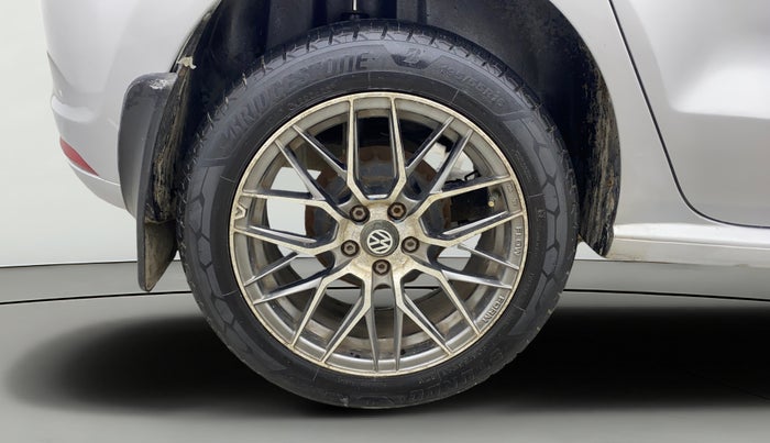 2015 Volkswagen Polo COMFORTLINE 1.2L, Petrol, Manual, 75,779 km, Right Rear Wheel