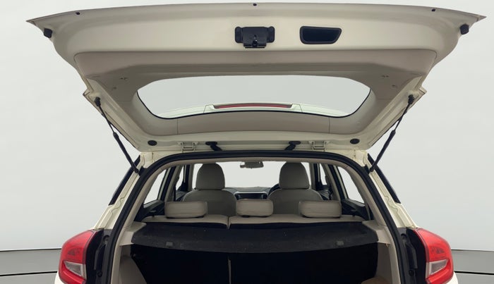 2021 Mahindra XUV300 W8 1.2 PETROL, Petrol, Manual, 62,330 km, Boot Door Open