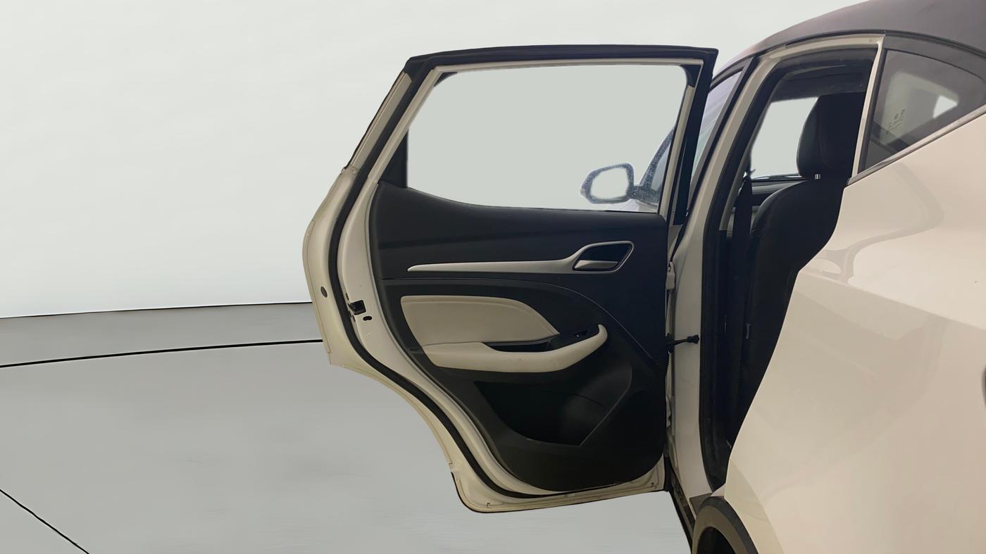 2023 MG ASTOR STYLE 1.5 MT, Petrol, Manual, 22,418 km, LHS Rear Door
