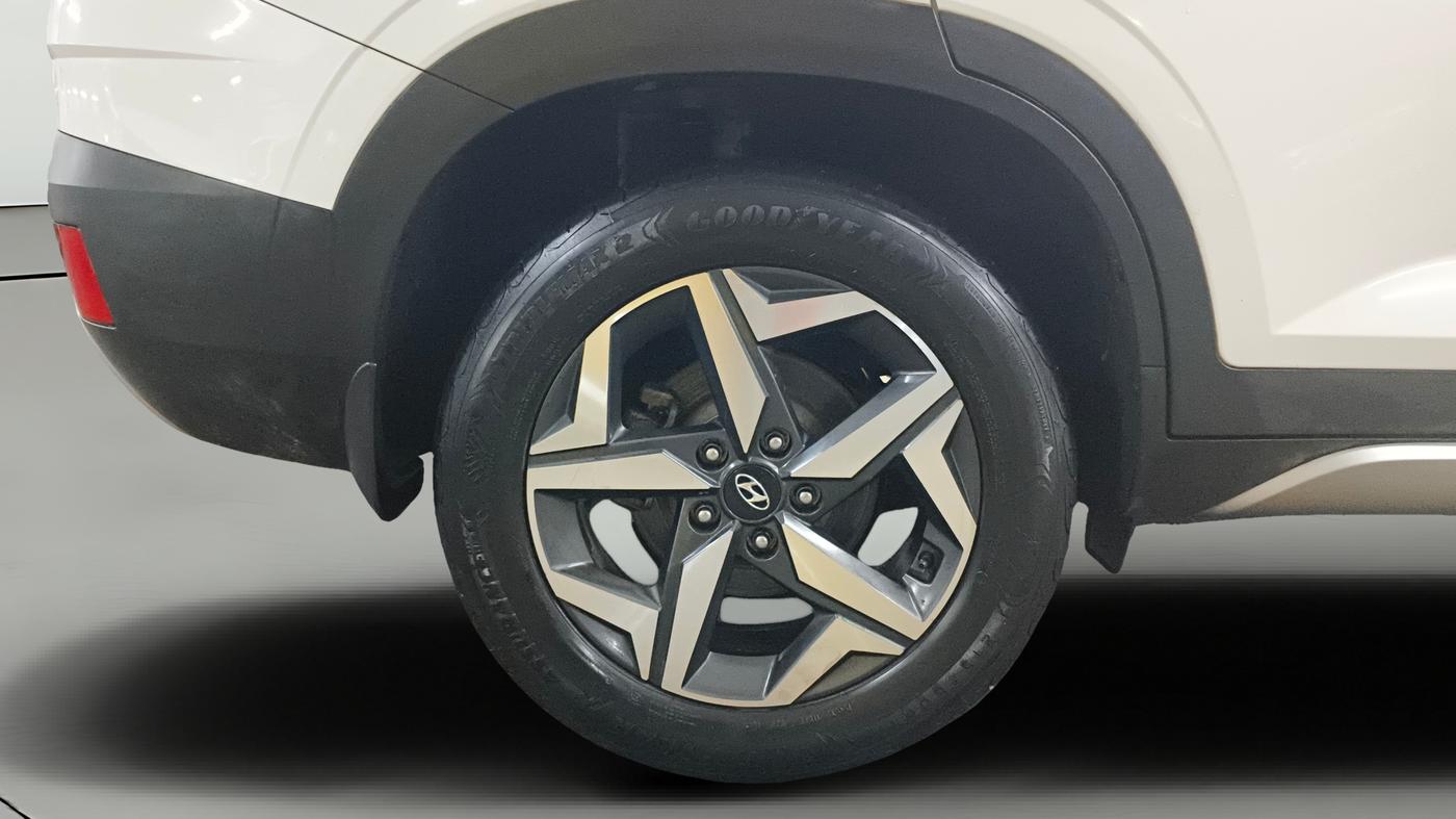 2022 Hyundai ALCAZAR PRESTIGE 2.0 MT 7STR, Petrol, Manual, 75,398 km, Right Rear Wheel