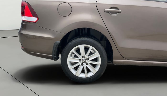 2017 Volkswagen Vento 1.2 TSI HIGHLINE PLUS AT, Petrol, Automatic, 43,250 km, Right Rear Wheel