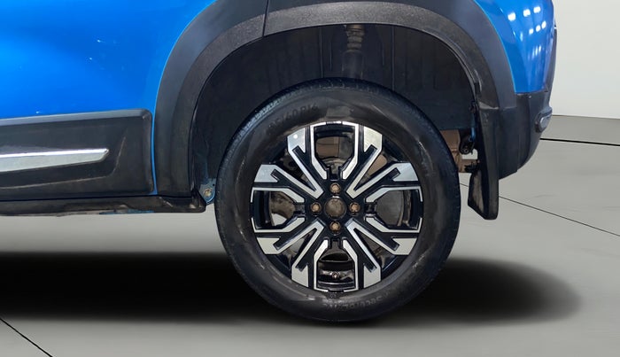 2022 Renault Kiger RXZ AMT DUAL TONE, Petrol, Automatic, 44,362 km, Left Rear Wheel