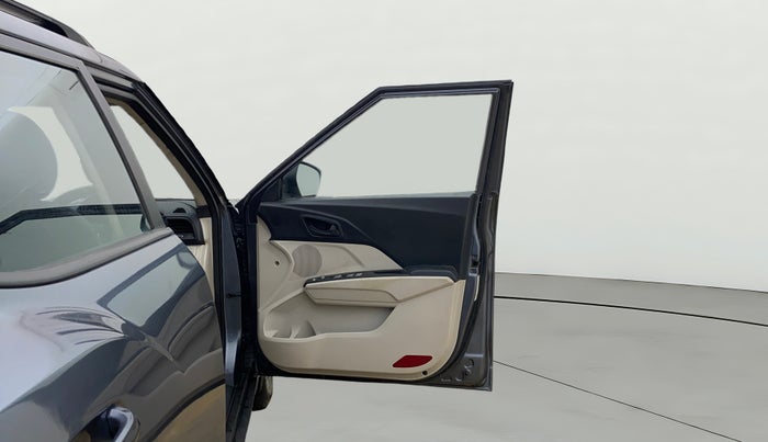 2021 Mahindra XUV300 W6 1.5 Diesel, Diesel, Manual, 62,329 km, RHS Front Door