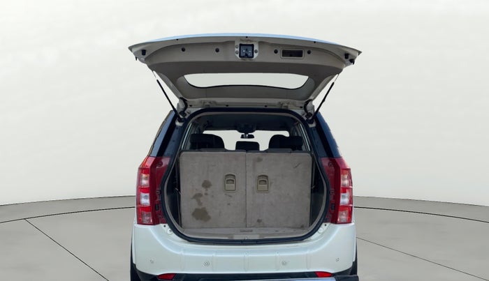 2017 Mahindra XUV500 W6, Diesel, Manual, 37,310 km, Boot Door Open