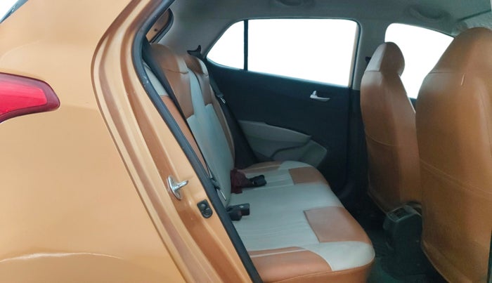 2016 Hyundai Grand i10 ASTA (O) 1.2 KAPPA VTVT, Petrol, Manual, 39,932 km, Right Side Rear Door Cabin