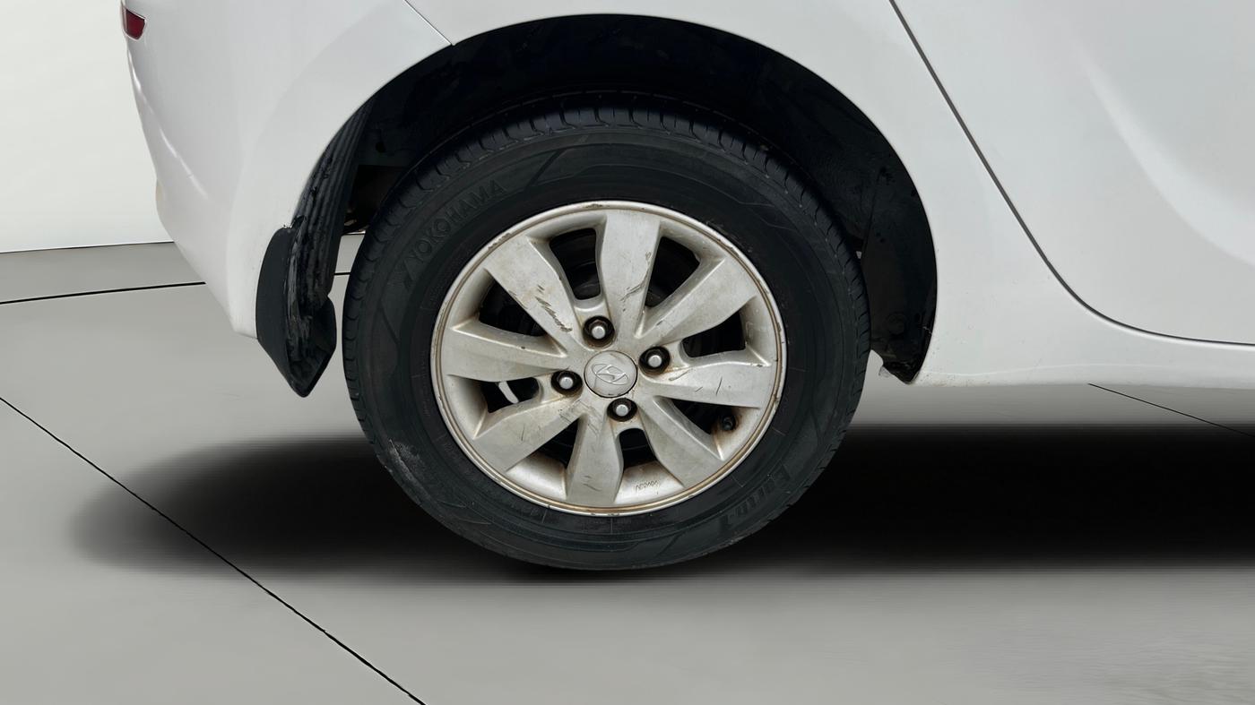 2013 Hyundai i20 SPORTZ 1.4 CRDI, Diesel, Manual, 1,30,474 km, Right Rear Wheel
