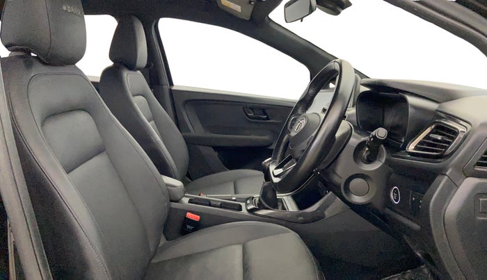 2021 Tata ALTROZ XZ PLUS PETROL DARK EDITION, Petrol, Manual, 36,554 km, Right Side Front Door Cabin