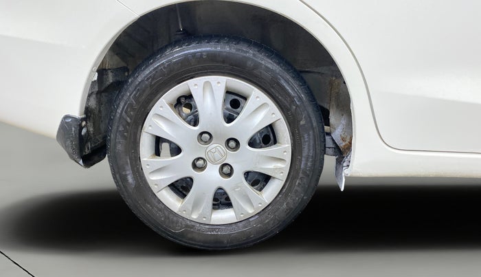 2016 Honda Amaze 1.2L I-VTEC S, Petrol, Manual, 1,18,022 km, Right Rear Wheel