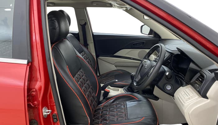 2022 Mahindra XUV300 W6 1.2 PETROL, Petrol, Manual, 22,804 km, Right Side Front Door Cabin