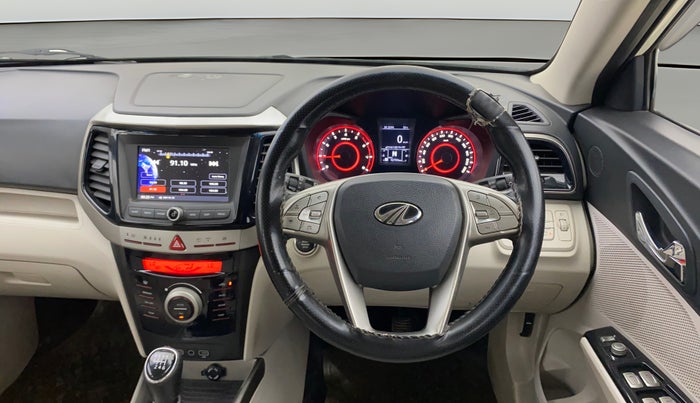 2020 Mahindra XUV300 W8 (O) 1.2 PETROL, Petrol, Manual, 42,702 km, Steering Wheel Close Up