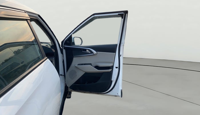 2024 KIA CARENS PREMIUM 1.5 PETROL 7 STR, Petrol, Manual, 20,724 km, RHS Front Door