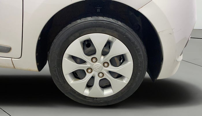 2014 Hyundai Xcent S 1.2, Petrol, Manual, 1,01,468 km, Right Front Wheel