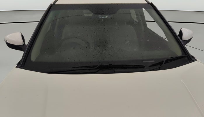 2022 Mahindra XUV300 W8 (O) 1.2 PETROL, Petrol, Manual, 38,272 km, Front Windshield