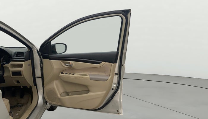 2016 Maruti Ciaz VXI, Petrol, Manual, 78,023 km, RHS Front Door