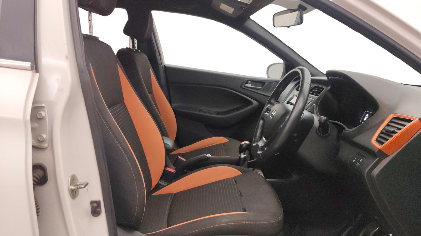 2017 Hyundai i20 Active 1.2 SX, Petrol, Manual, 60,992 km, Right Side Front Door Cabin