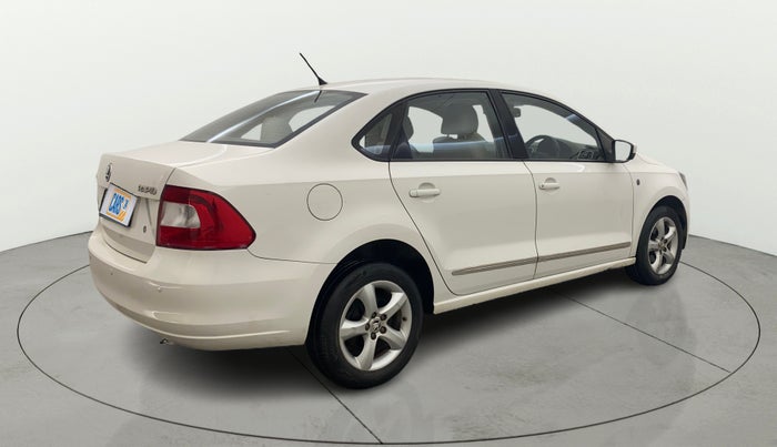 2014 Skoda Rapid ELEGANCE 1.6 MPI MT, Petrol, Manual, 1,07,359 km, Right Back Diagonal