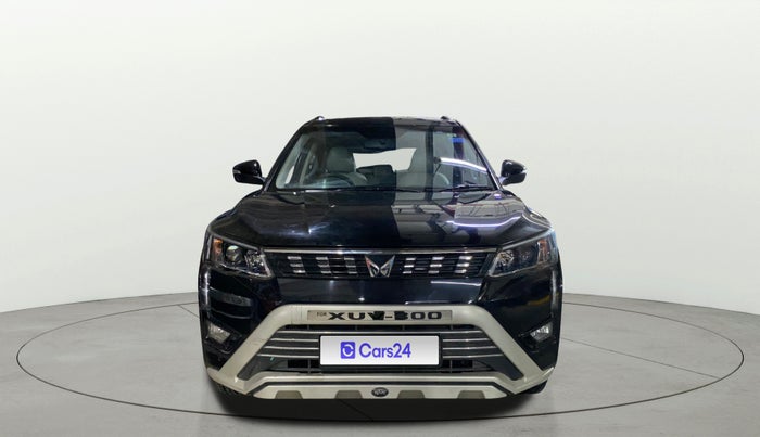 2023 Mahindra XUV300 W8 (O) 1.2 PETROL, Petrol, Manual, 27,501 km, Front