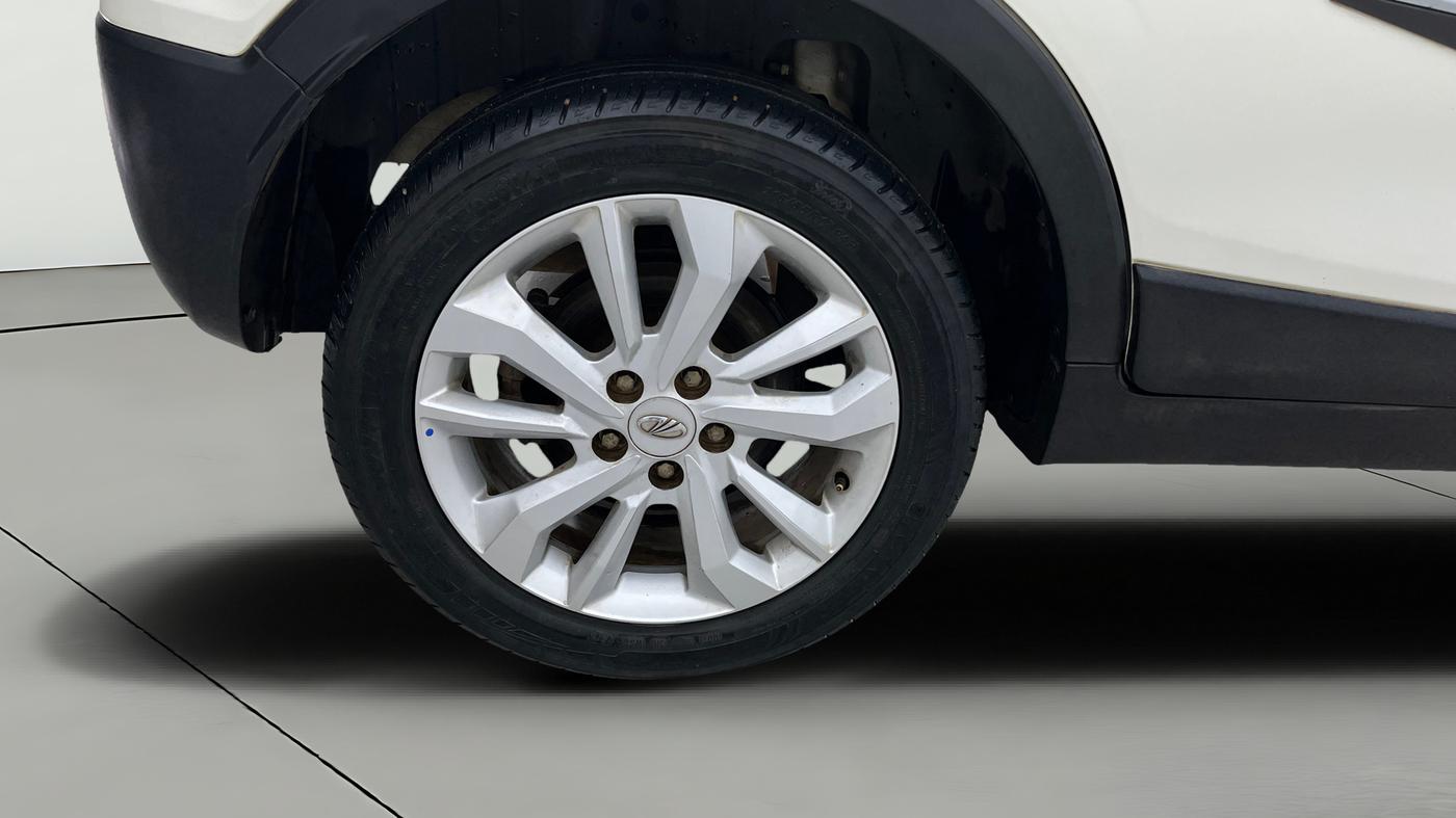 2021 Mahindra XUV300 W8 1.2 PETROL, Petrol, Manual, 44,374 km, Right Rear Wheel