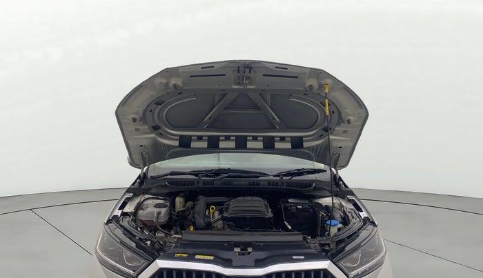 2022 Skoda SLAVIA STYLE 1.0L TSI MT, Petrol, Manual, 51,318 km, Open Bonet