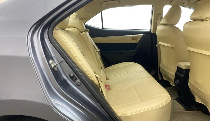 2018 Toyota Corolla Altis J PETROL, Petrol, Manual, 70,965 km, Right Side Rear Door Cabin