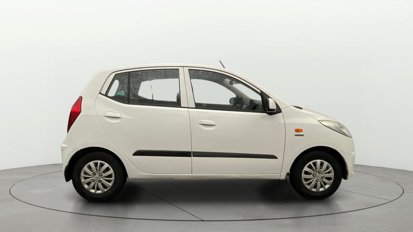 2014 Hyundai i10 SPORTZ 1.1, Petrol, Manual, 68,172 km, Right Side View
