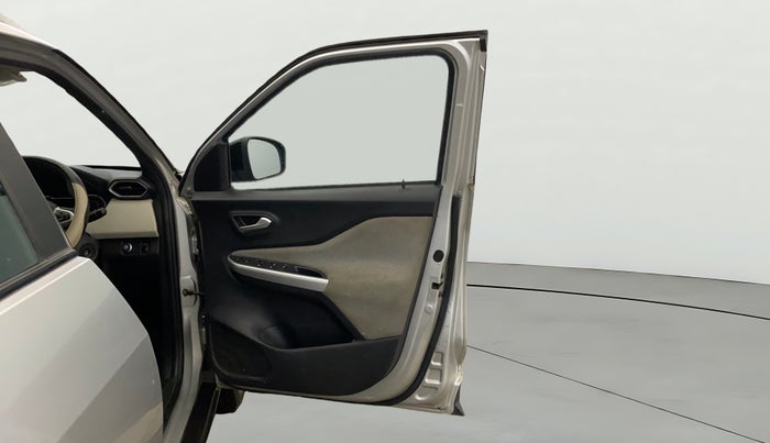 2022 Nissan MAGNITE XV EXECUTIVE, CNG, Manual, 49,559 km, RHS Front Door