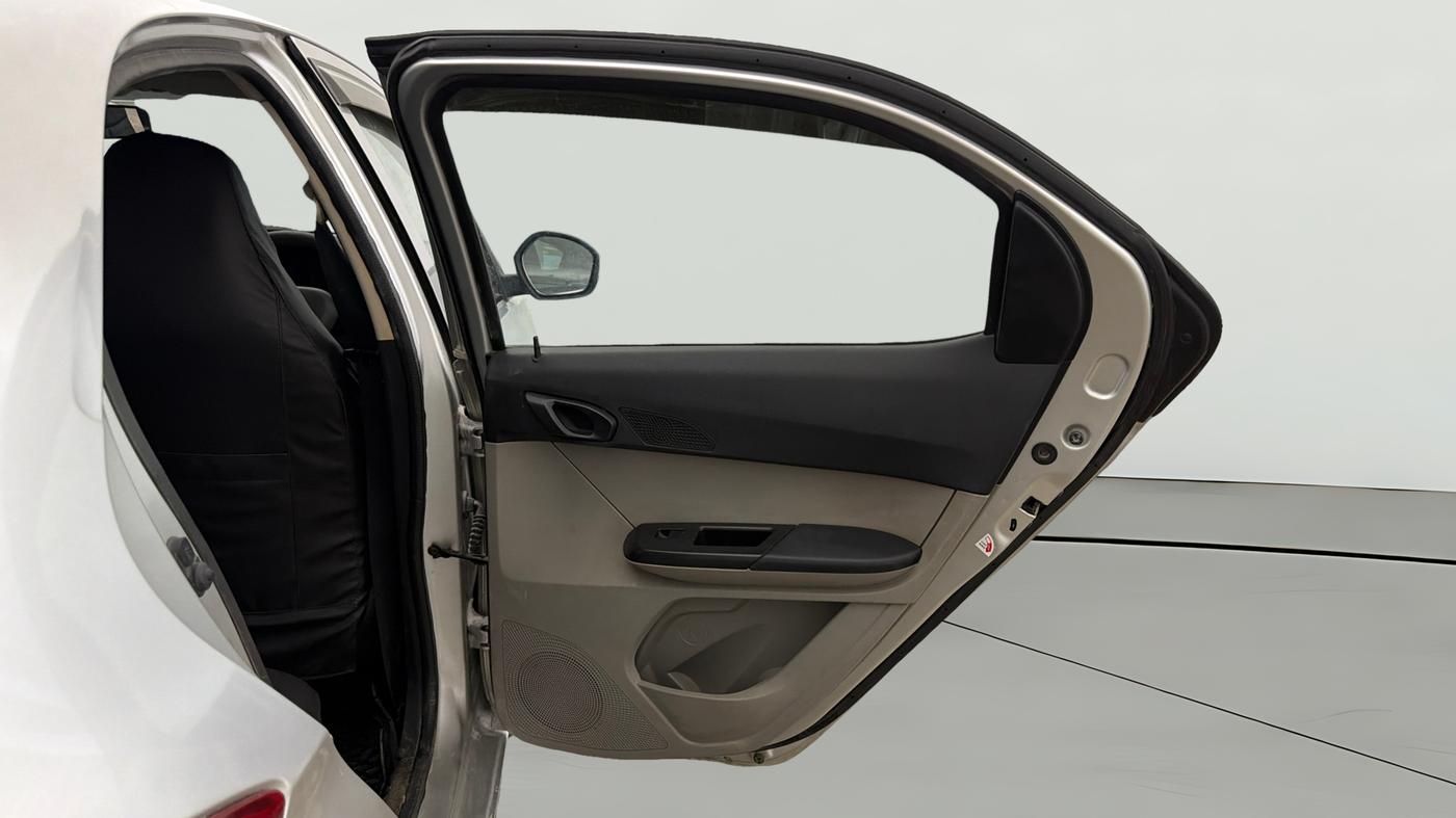 2018 Tata Tiago XT PETROL, Petrol, Manual, 84,108 km, RHS Rear Door
