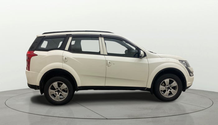 2017 Mahindra XUV500 W6 AT, Diesel, Automatic, 1,28,835 km, Right Side View