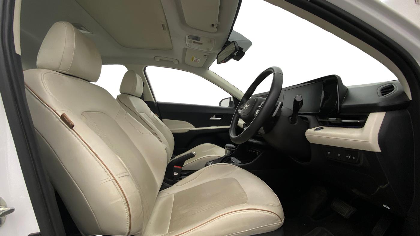 2024 Hyundai Verna SX(O) 1.5 MPI IVT , Petrol, Automatic, 9,034 km, Right Side Front Door Cabin