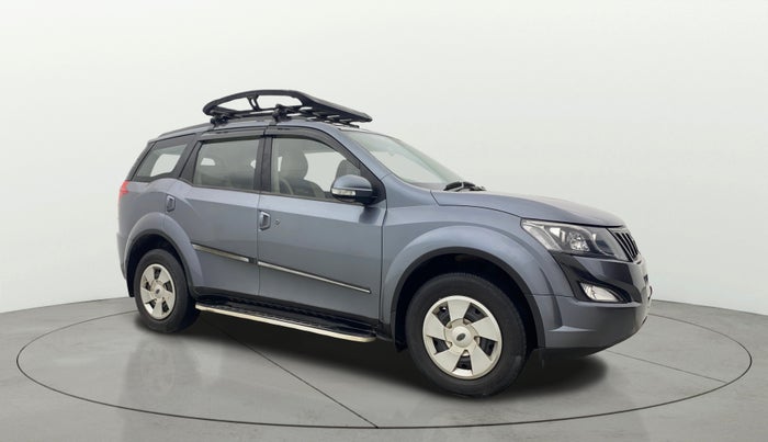 2016 Mahindra XUV500 W6, Diesel, Manual, 46,965 km, Right Front Diagonal