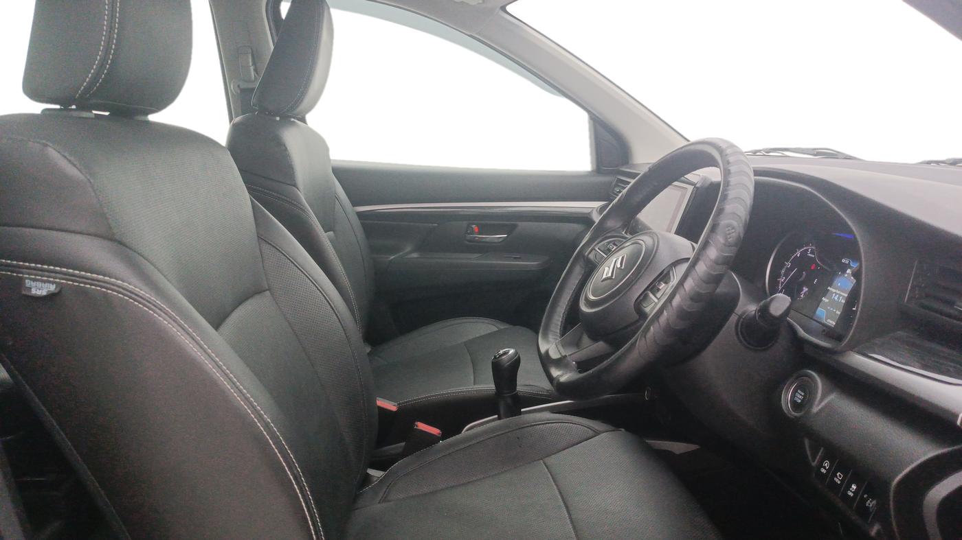 2022 Maruti XL6 ALPHA MT, Petrol, Manual, 47,450 km, Right Side Front Door Cabin